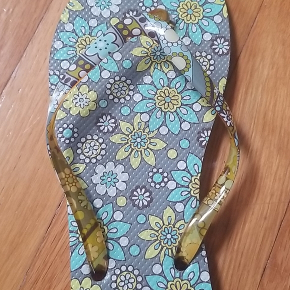 Vera Bradley Flip Flops - Picture 3 of 4